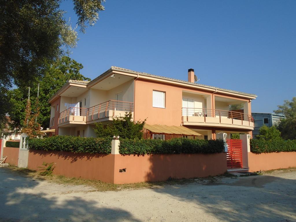 Socrates Family Apartments Kalligoni Exterior foto